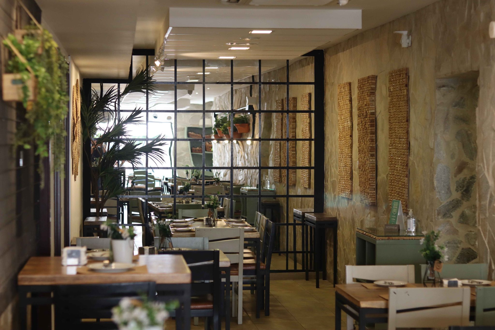 DeJavier Abacería, bares y pubs en San Fernando